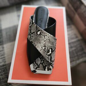 Katy Perry snake print slides